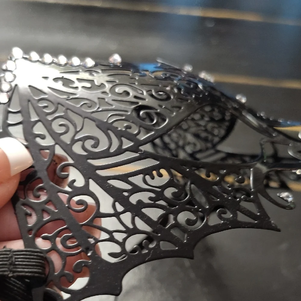 BATMAN METAL Elegant Black Filigree Mask with Rhinestones